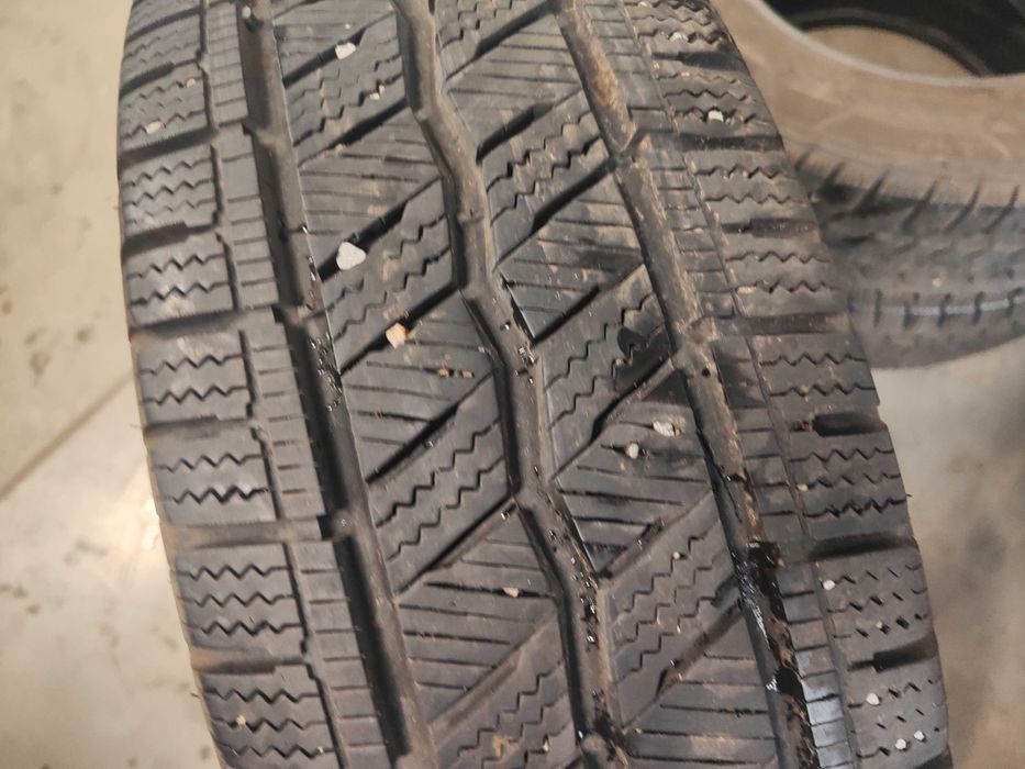 2бр.зимни гуми 205/65/16C Hankook