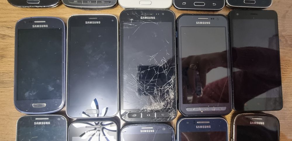 Смартфони Samsung за части