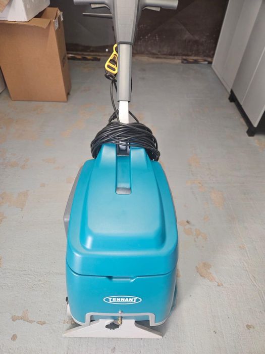 Masina de spalat mocheta Tennant E 5 si Tennant 1210