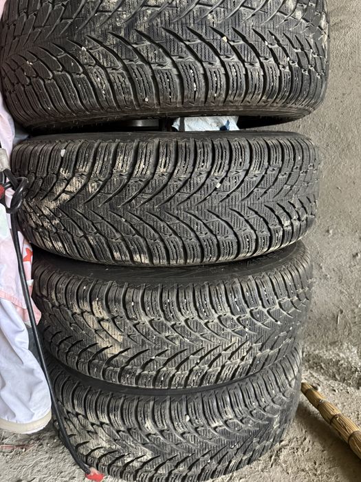 Set roti anvelope iarna Nokian 225/65/R17 Ford Kuga senzori presiune