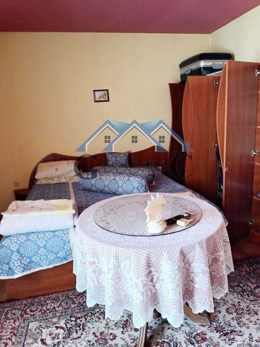 Двустаен апартамент под наем 800лв/мес Св.Св.Константин и Елена