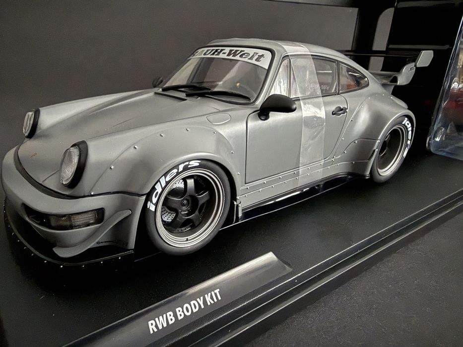 Macheta Porsche 911 cu Figurina 1/18 Solido