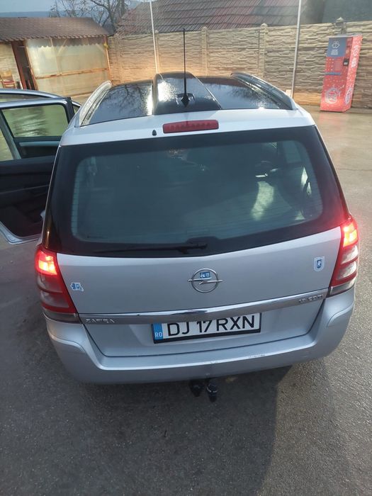 Vând Opel Zafira 1.9