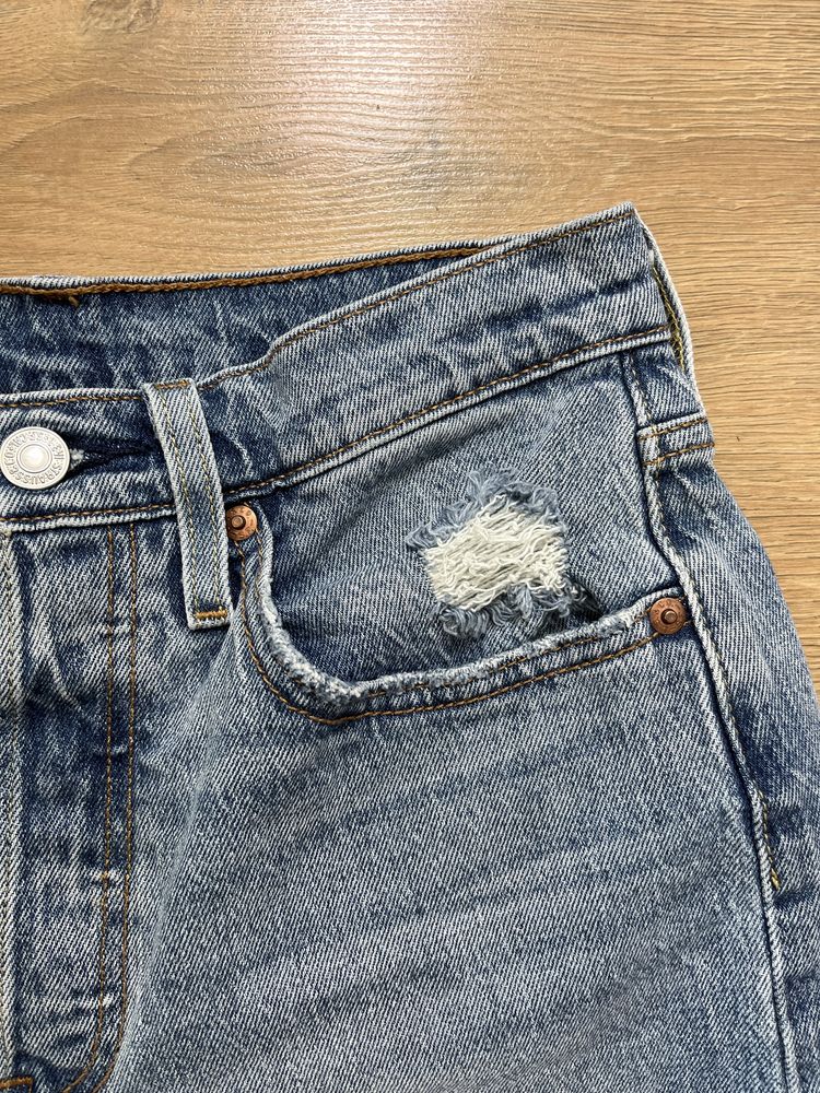 Levis дамски къси панталонки размер W26
