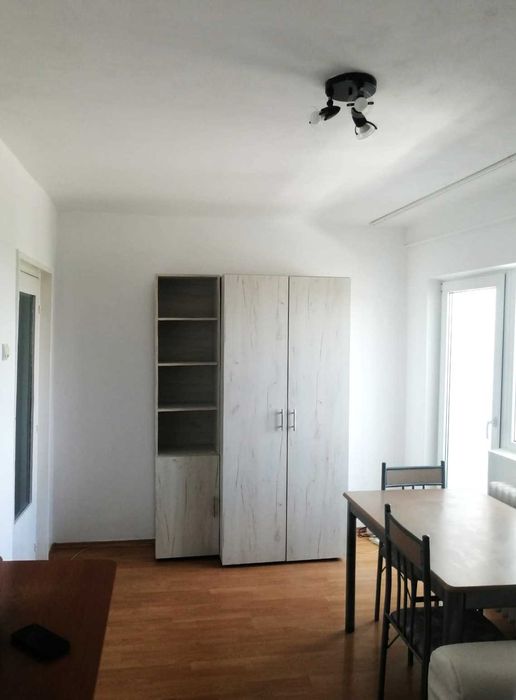 Garsoniera renovata, confort 1, de inchiriat.