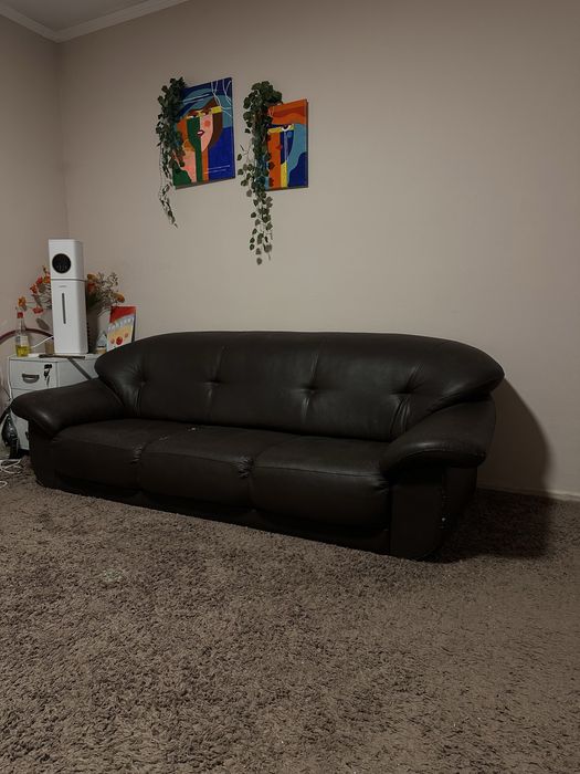 Продам диван офисный