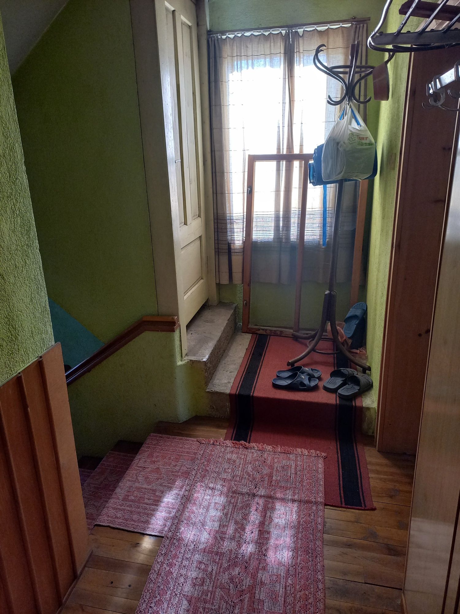 Три етажна къща във Велинград