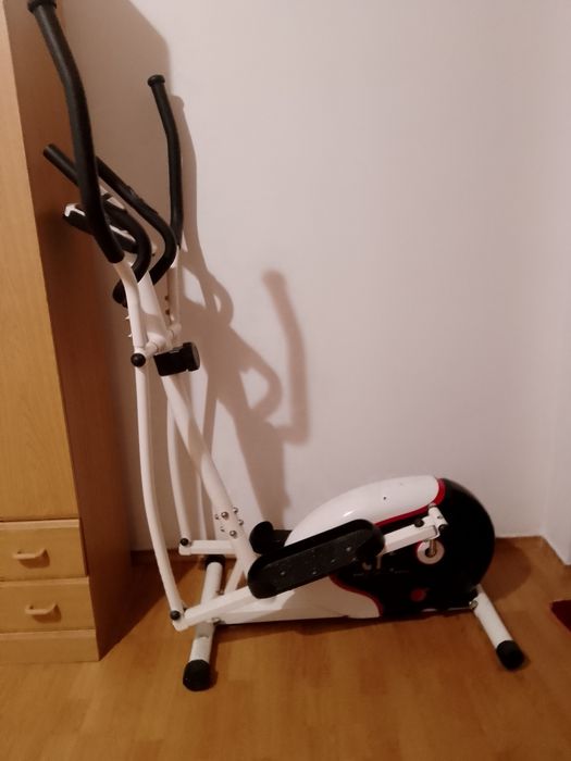 Vând bicicleta eliptica Christopeit Sport