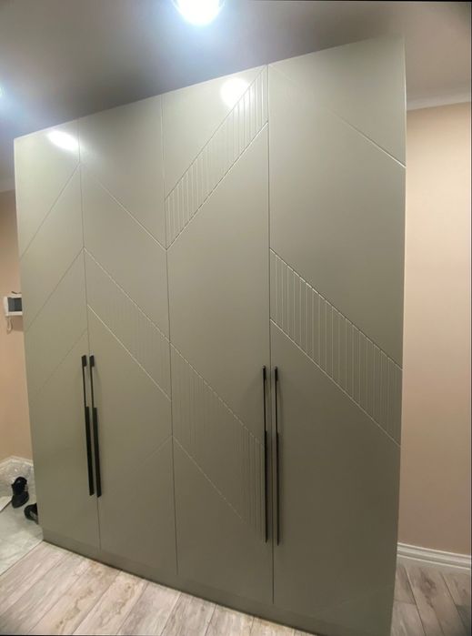 Шкаф -4 дверный 250000тг