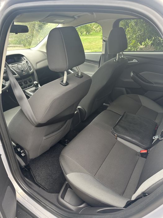 Ford Focus mk3 2011 1.6i  Euro5 consum5%