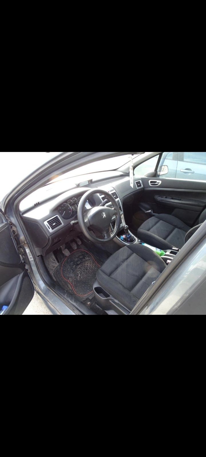 Продавам Пежо 307 1.6 HDI