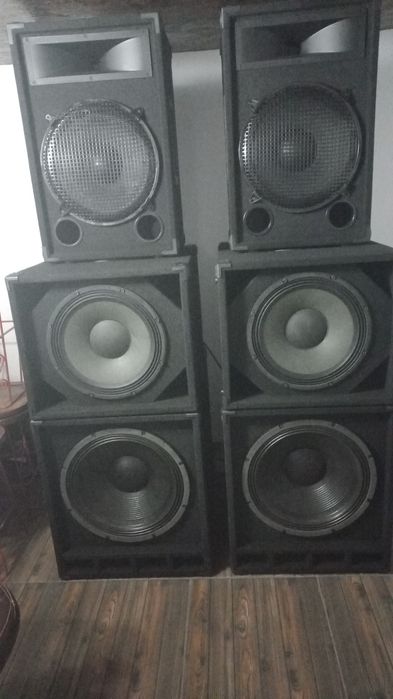 Vand/schimb doi basi impecabili din orce punct de vedere