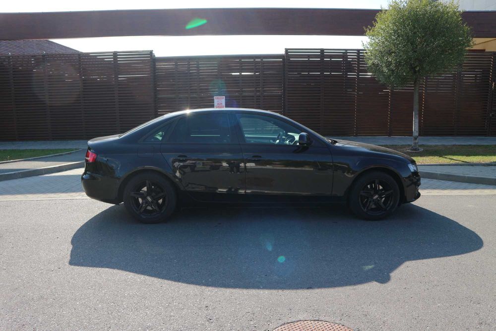 Audi A4 B8 - 1.8 TFSI 160cp - Multitronic 8+1 - Bi-Xenon - CarPlay