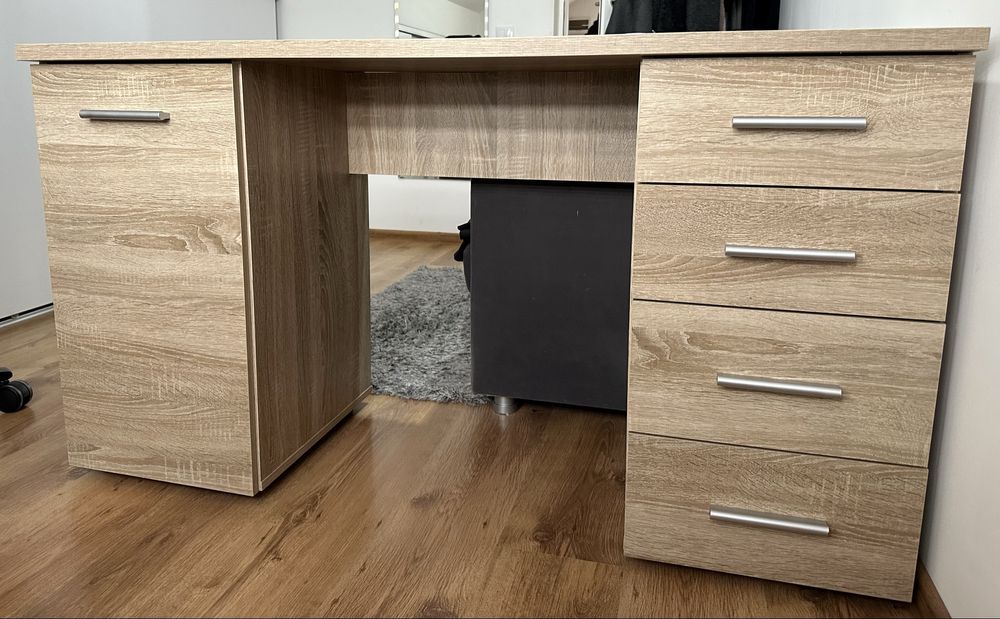 Vând birou stejar sonoma