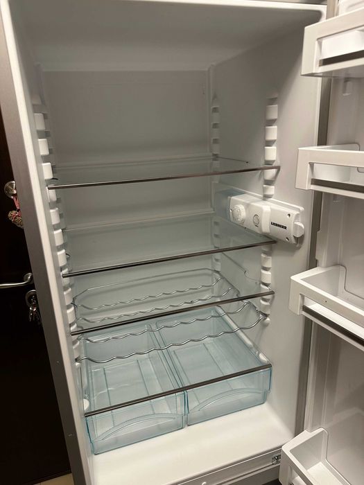 Хладилник с фризер LIEBHERR CUele331-26, 296 л