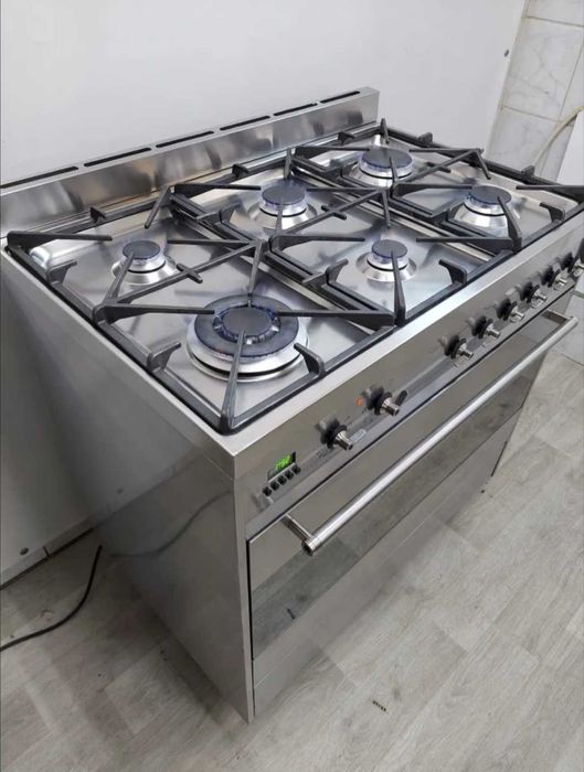 Продам газовую плиту б/у