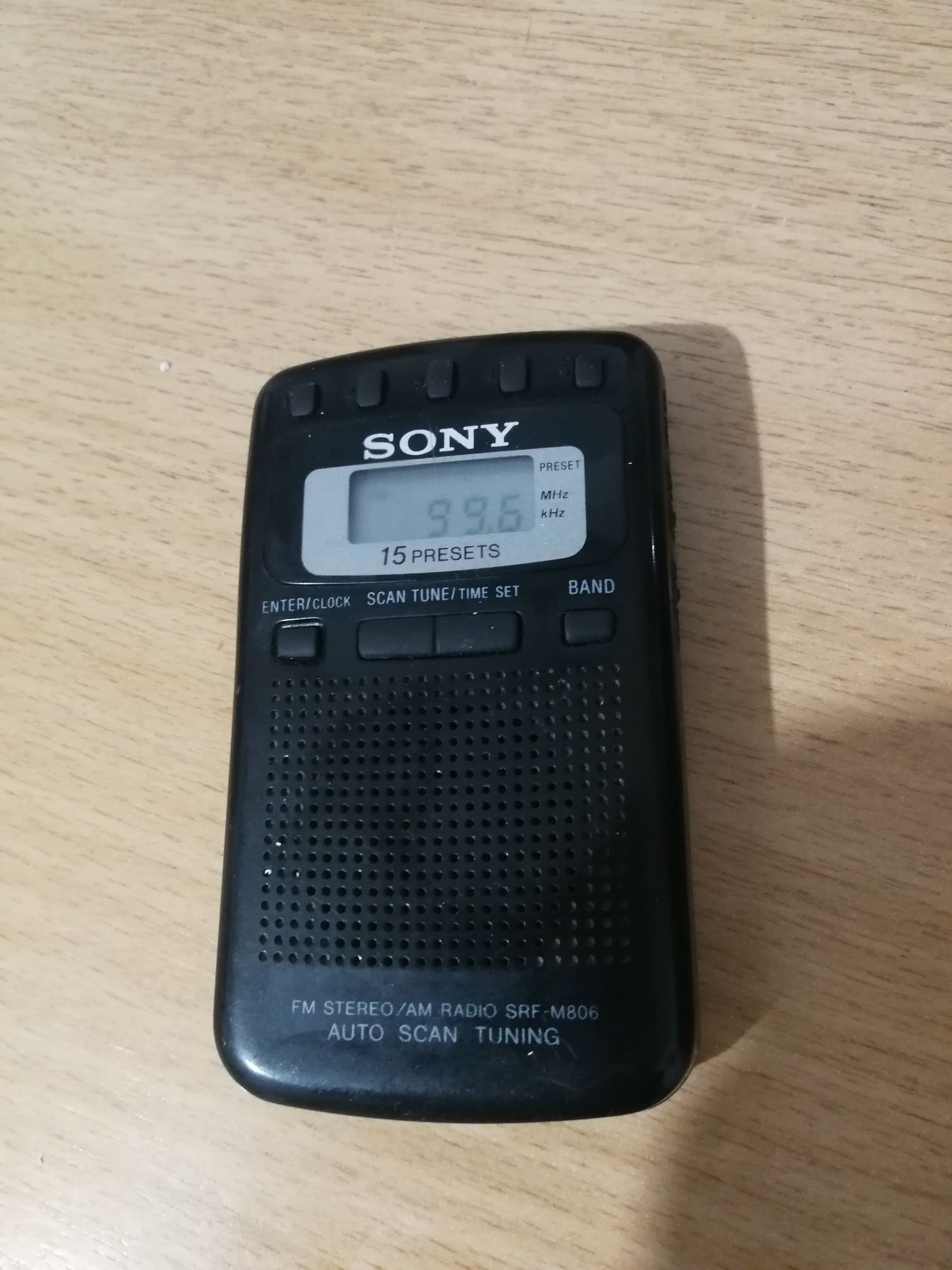 Radio digital sony  SRF M606