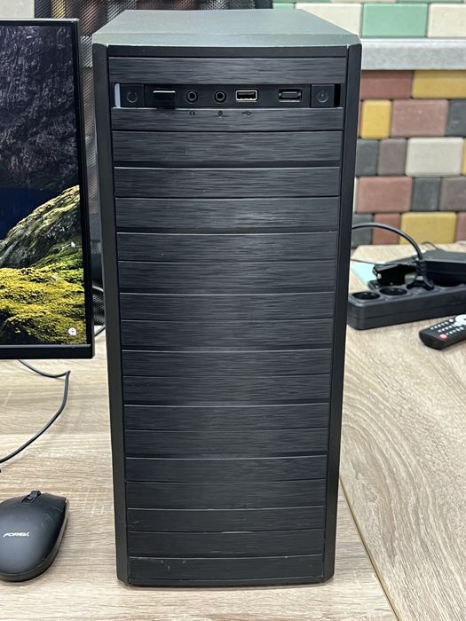 Продам Компьютер Core i3, DDR -8gb, SSD 240gb, монитор 24 дюмов 75 Гц.