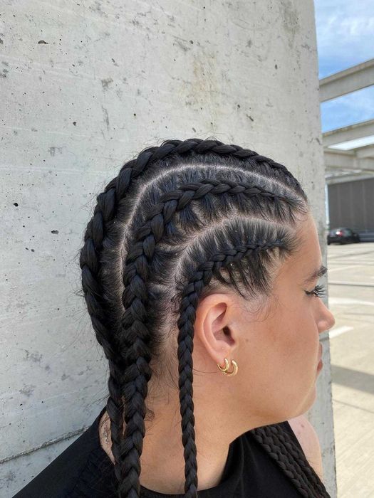 Împletituri pe scalp - Braids