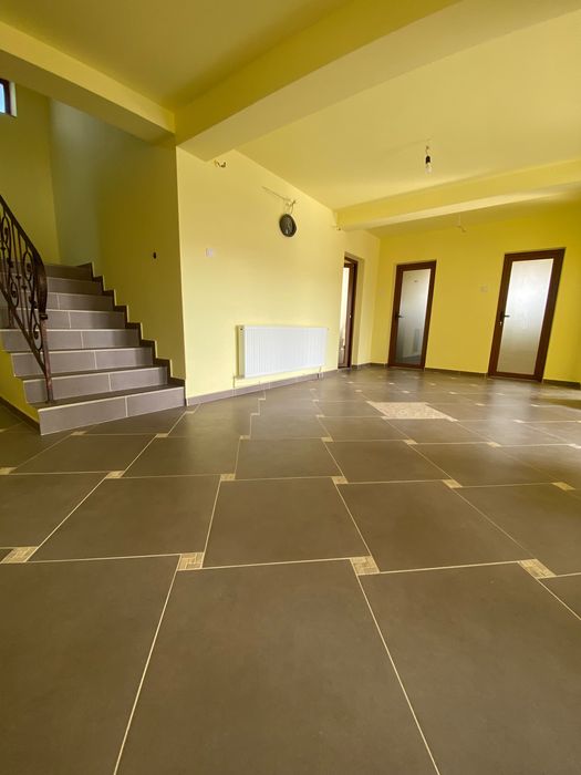 Spațiu/Comercial/Birouri/Cladire de inchiriat - 240 MP - P + 1