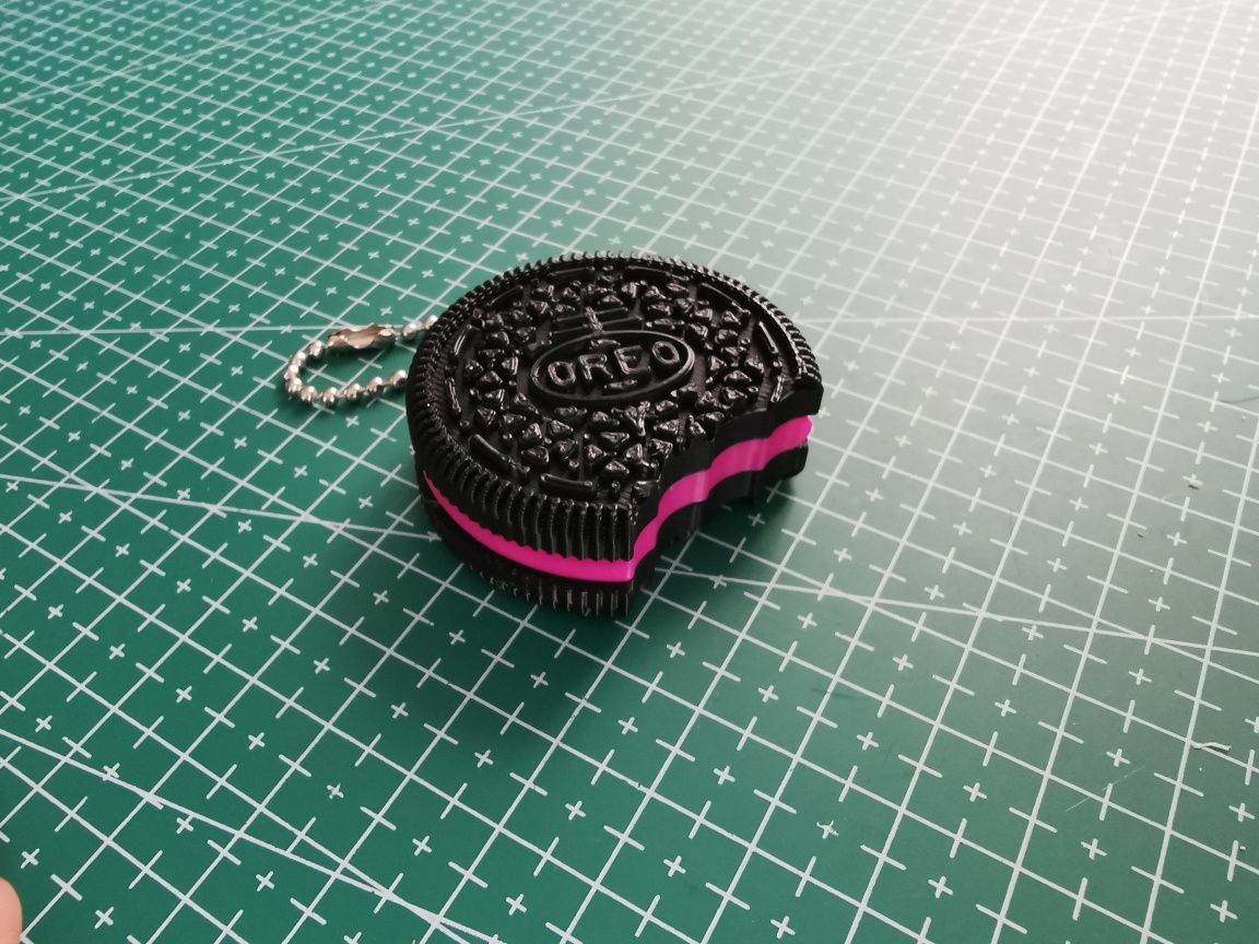 Breloc biscuite Oreo printat 3D