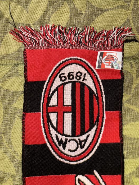 Футболни различни шалаве