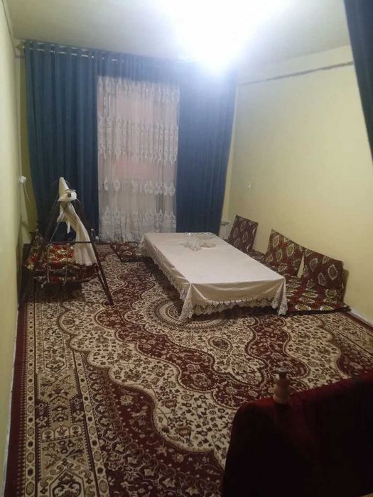 Дом сотилади Катта Курган шахарда 3-хона бешинчи етаж.улитца Амур Темр