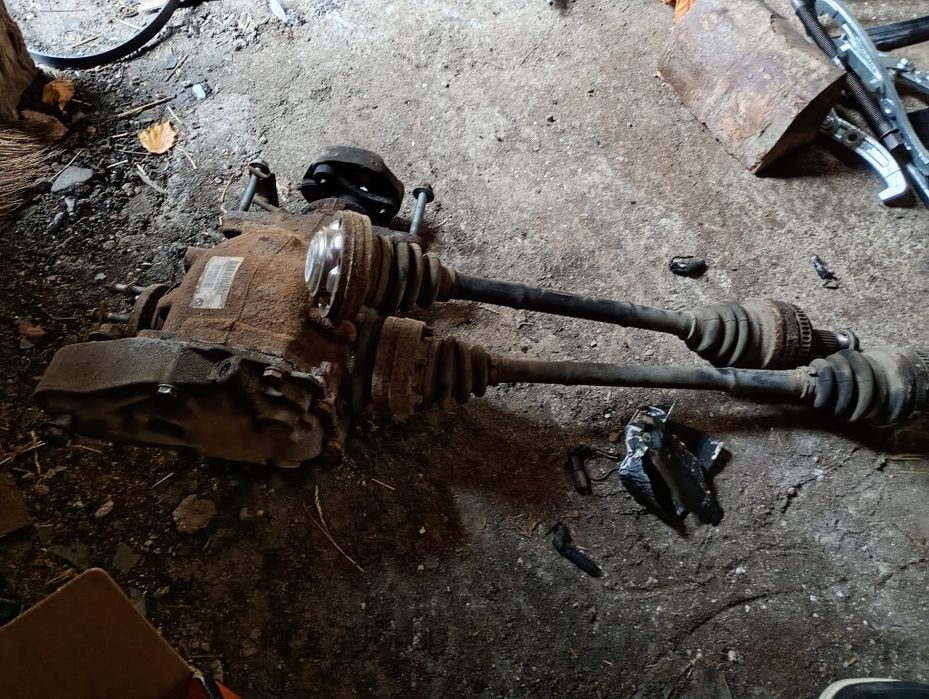 Vând diferențial BMW seria 1  + planetare