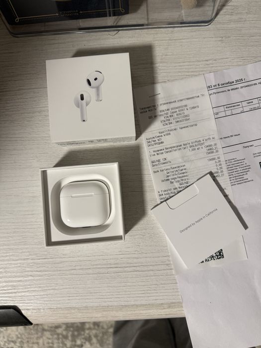 AirPods 4 с шумоподавлением