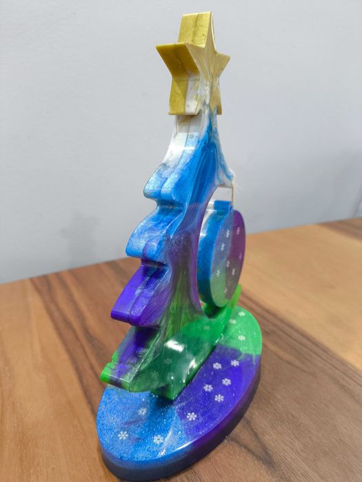 Ръчно изработена светеща елха за декорация и празнично настроение