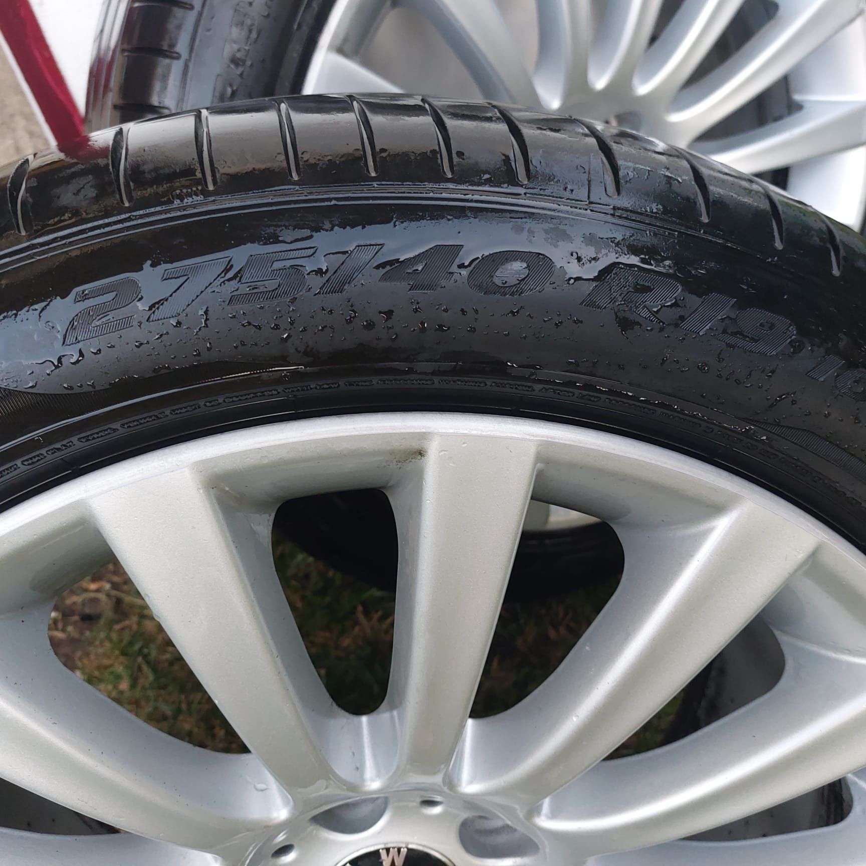 Vand jante R19 si cauciucuri PIRELLI P ZERO pe 2 lățimi