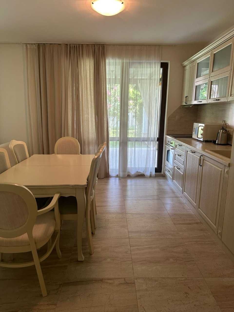 Продаваме Тownhoyse Green life