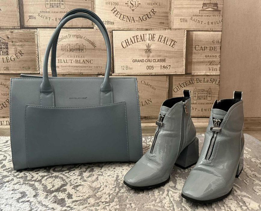 Ботуши, спортни обувки и боти с чанта комплект.