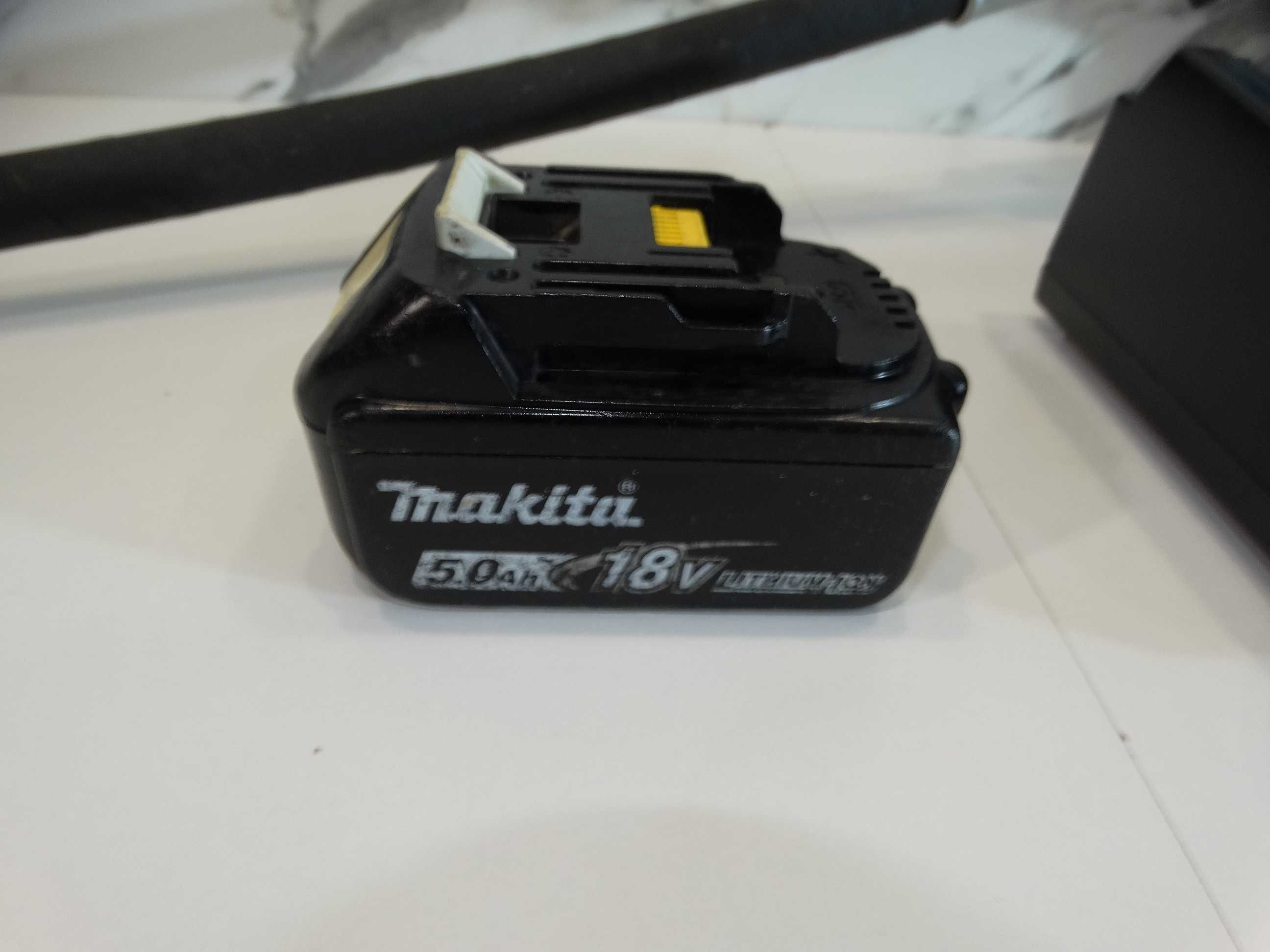 Makita DVR 350 - Вибратор за бетон