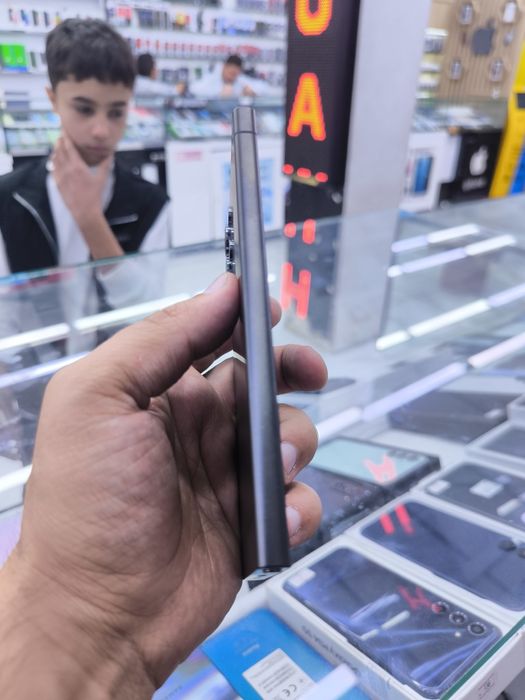 samsung S24 ultra 12/512 titan black.