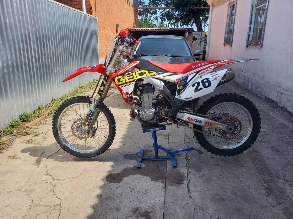 Продам кроссовый мотоцикл