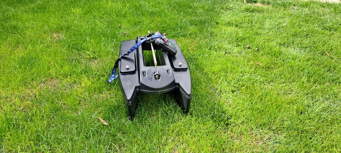 Лодка за захранка Carp Aligator