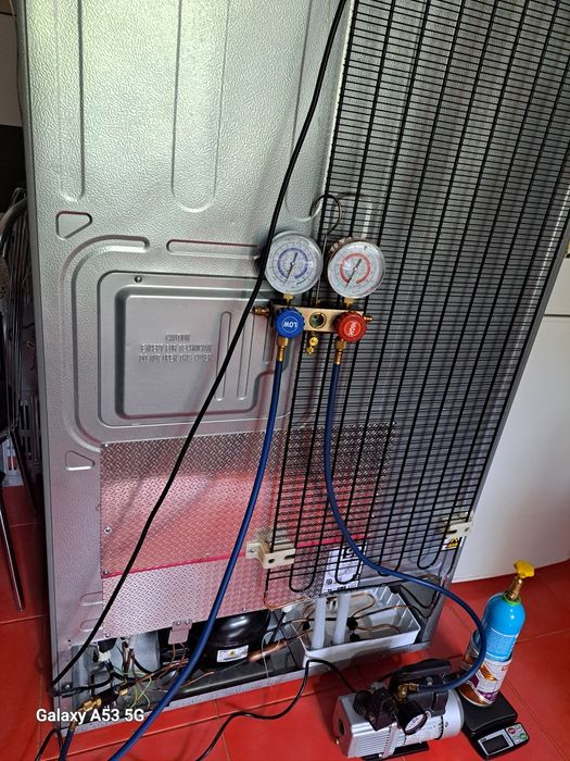 Reparații frigidere.