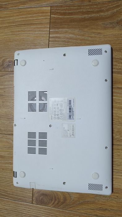Laptop Acer 14 inch i3 gen 4 / 4 GB RAM / Ssd 120 gb