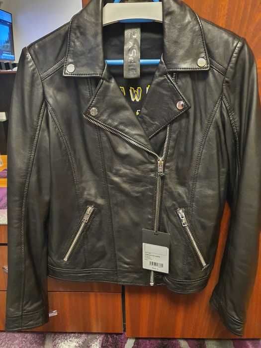 Geaca neagra dama piele naturala, noua, L