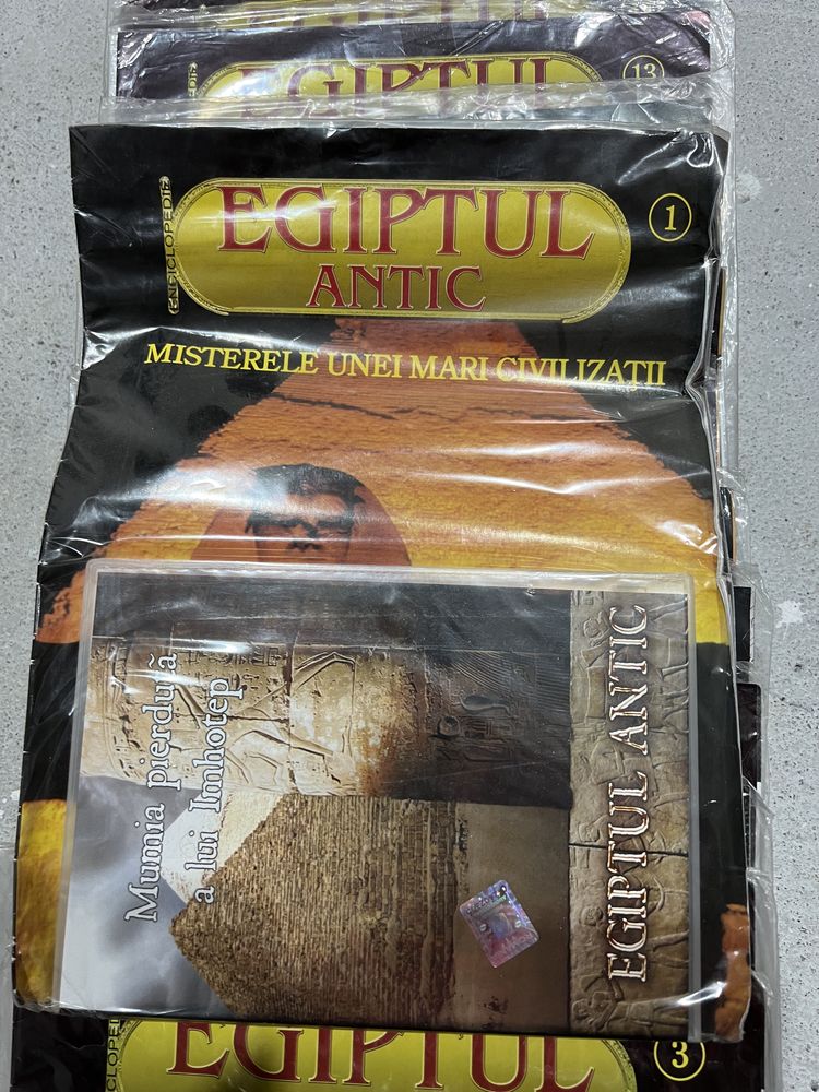 Colecție de DVD-uri multimedia cu Egiptul Antic