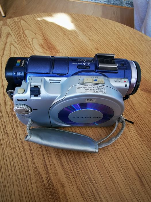 Камера Sony DCR-DVD 100E
