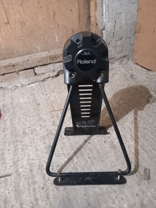 Vând schimb tobe electronice marca ROLAND KD8 SI YAMAHA