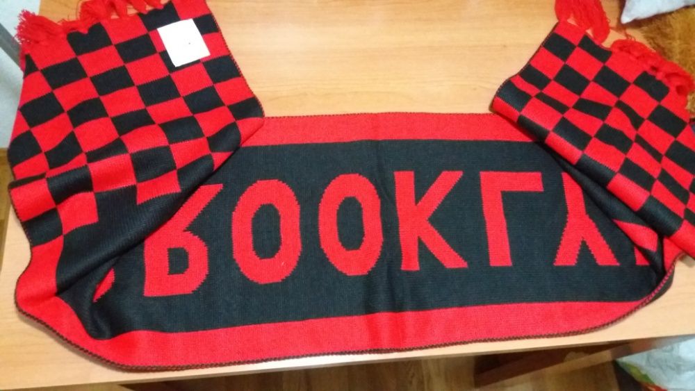 Vand fular gros(dublu) nou cu eticheta pret 20 lei