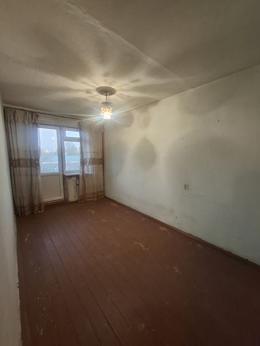 Срочно продаётся 4х комнатная квартира в центре города Багишамал!!!