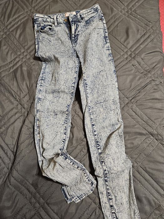 Оригинални дънки  s марка guess