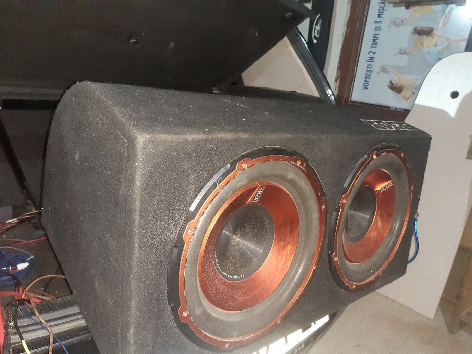 Subufăr auto 1800 w