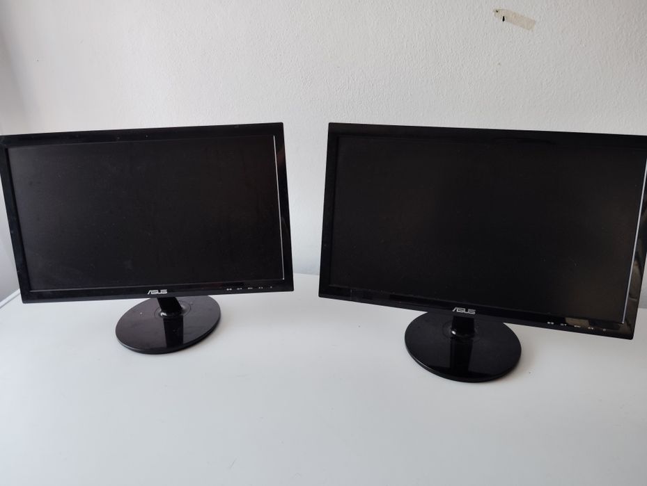 Vând monitoare Asus