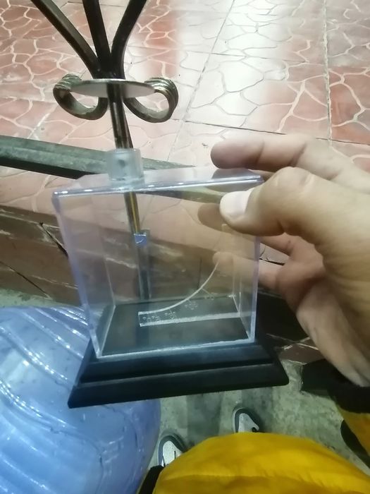 Апарат для демонстрации падения в вакуме