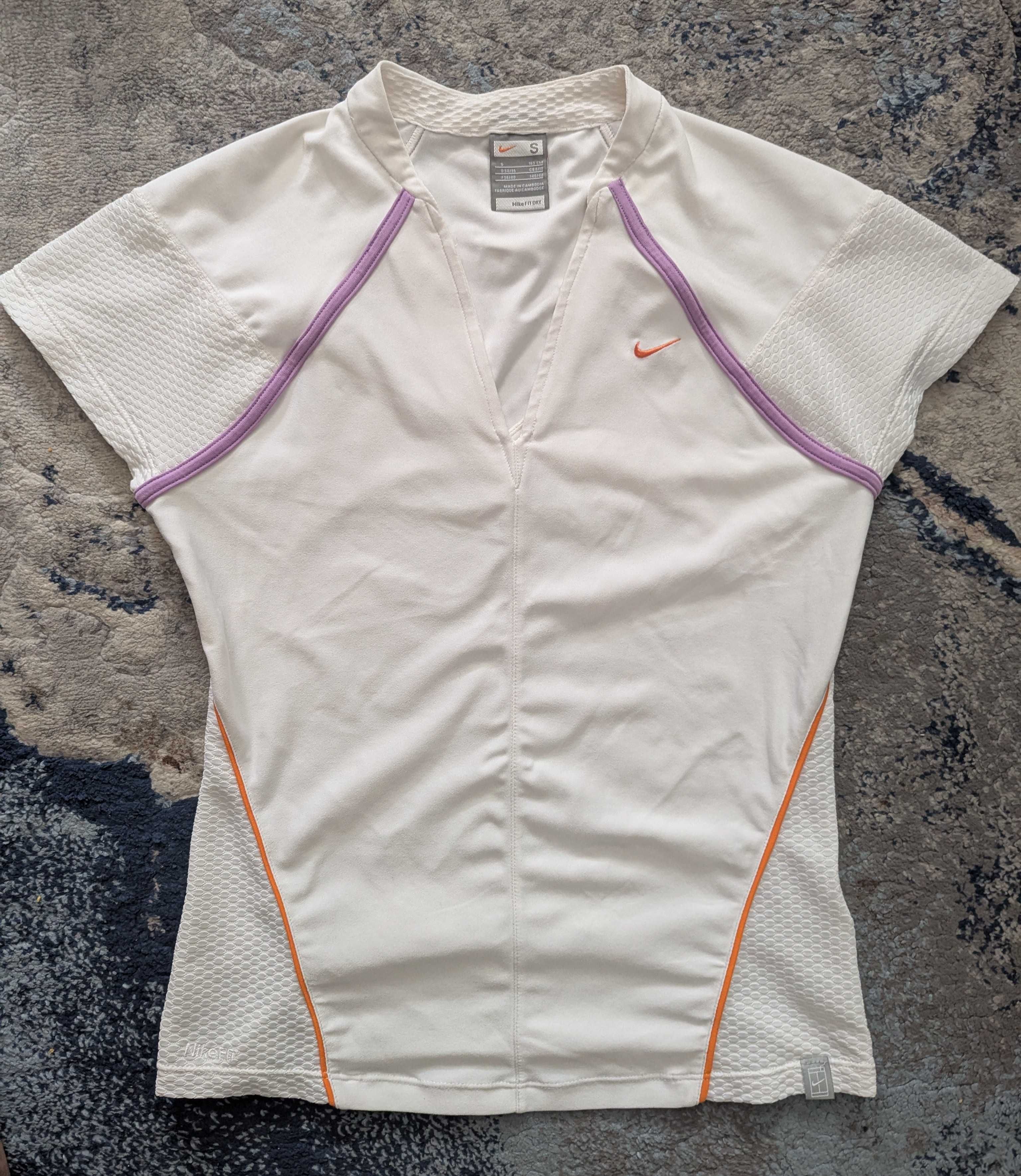 Оригинална дамска блузка на Nike,S